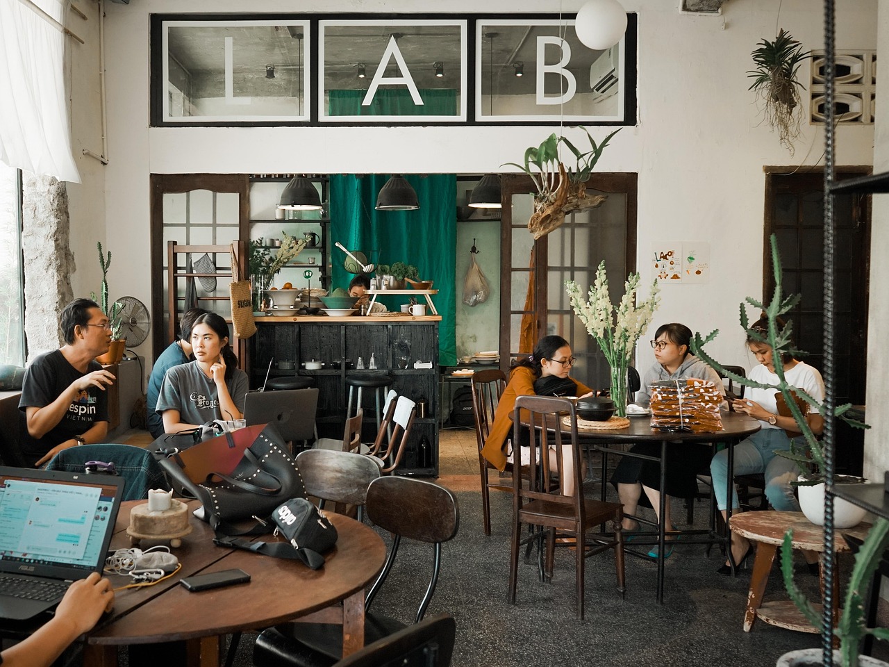 摩臣5“企业如何在竞争激烈的市场中脱颖而出？”